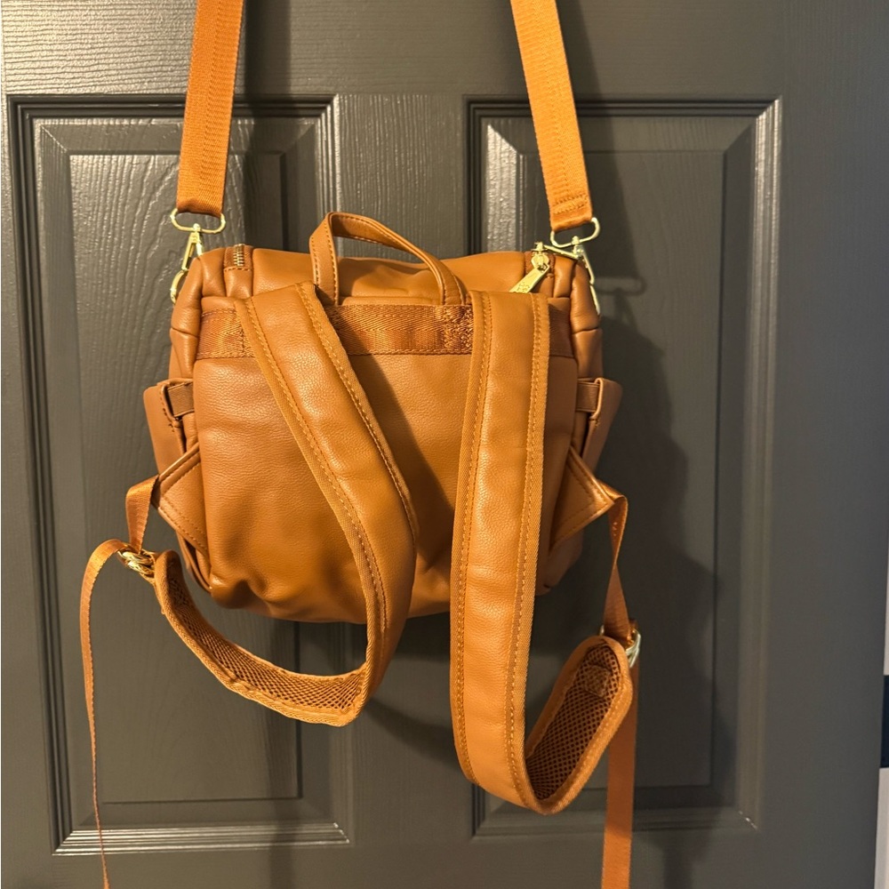 Greyfox Tan Diaper/Everday Bag - Picture 2 of 6